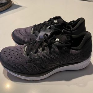 Womens Saucony sneakers